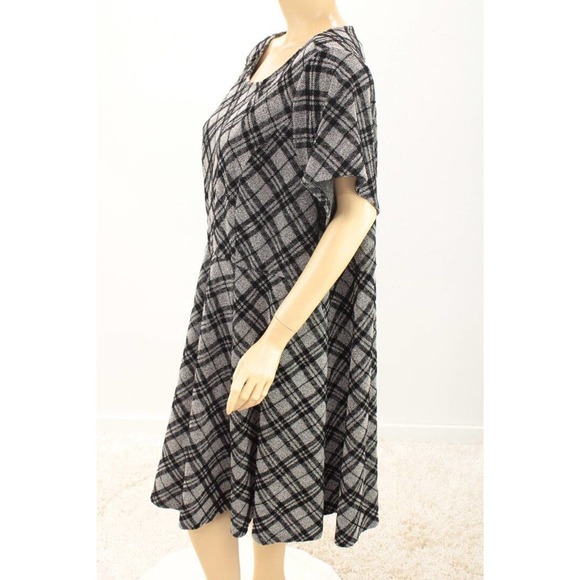 Torrid Gray Black Diagonal Plaid Skater Dress Size 5 5X Stretch Knit Fit Flare - Picture 2 of 9